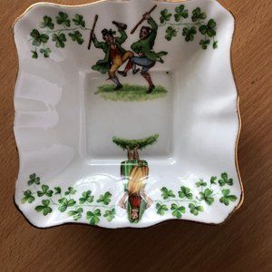 Royal standard Fine bone China England small candy nut bowl dish green clovers